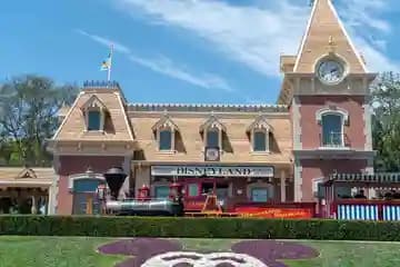 Disneyland Park image 2