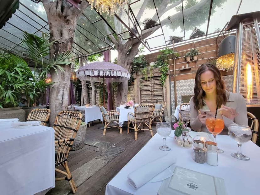 SUR Restaurant and Lounge