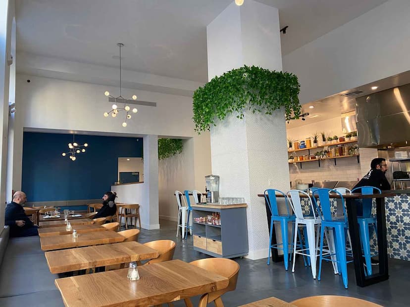 Zevi Cafe & Bistro